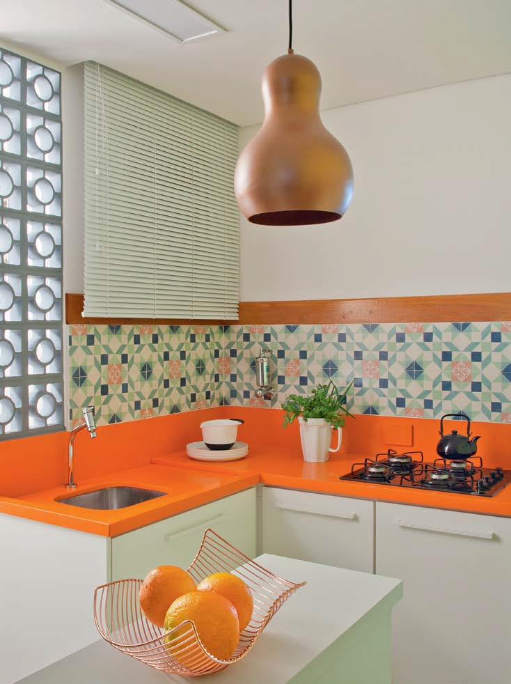 antes-e-depois-pia-laranja-e-o-destaque-desta-cozinha-depois Cozinha laranja