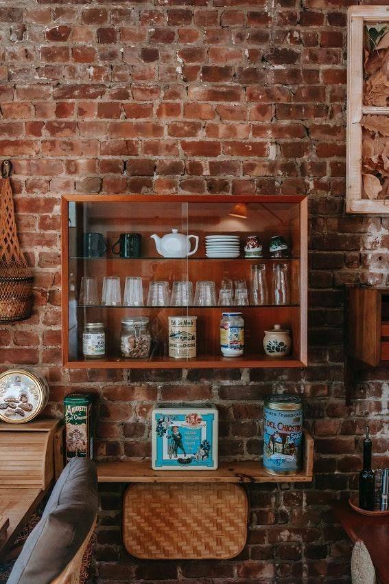 grandmillenial-retro-decor-pexels-charlotte-may