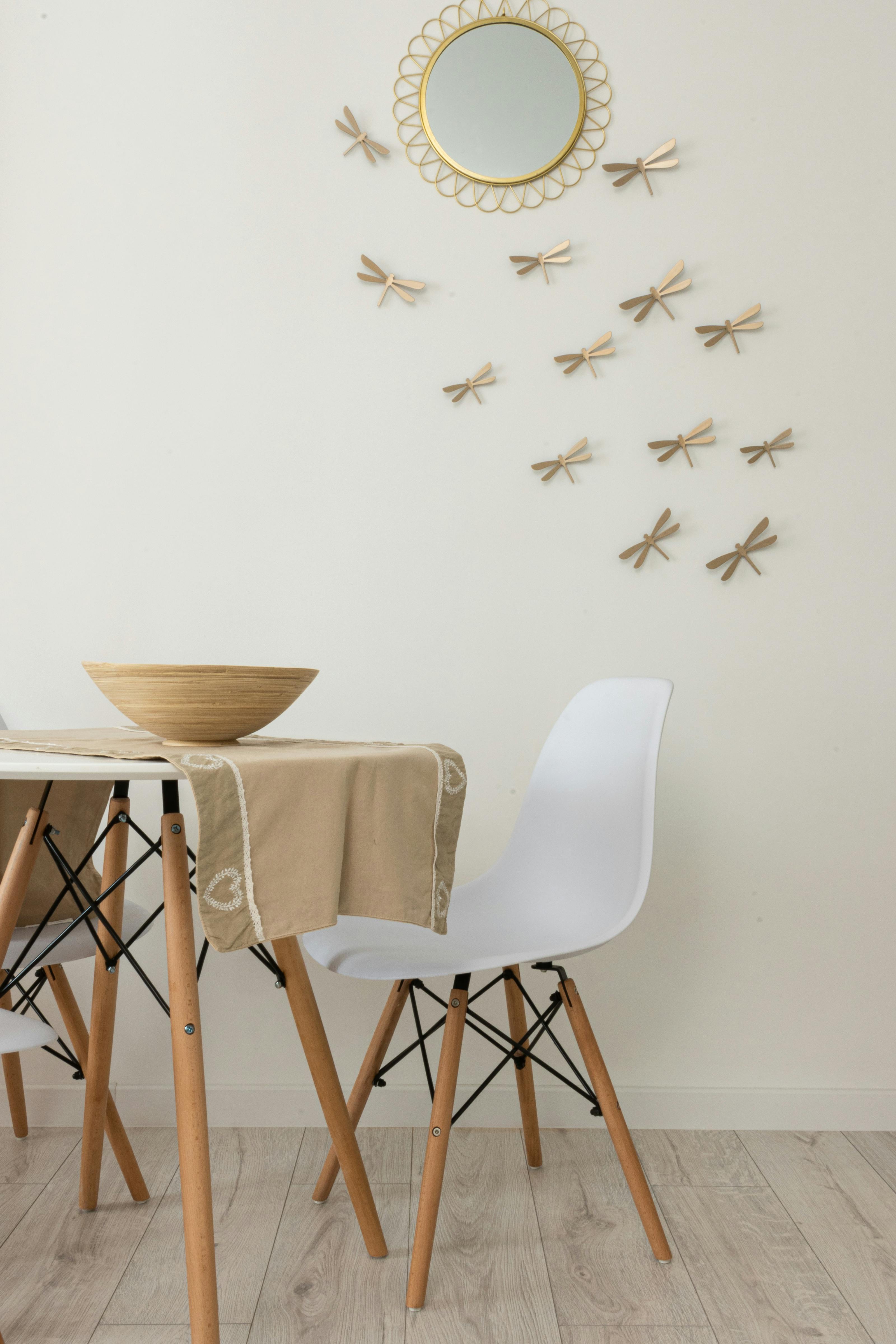 Na foto, Cadeira Eames original.
