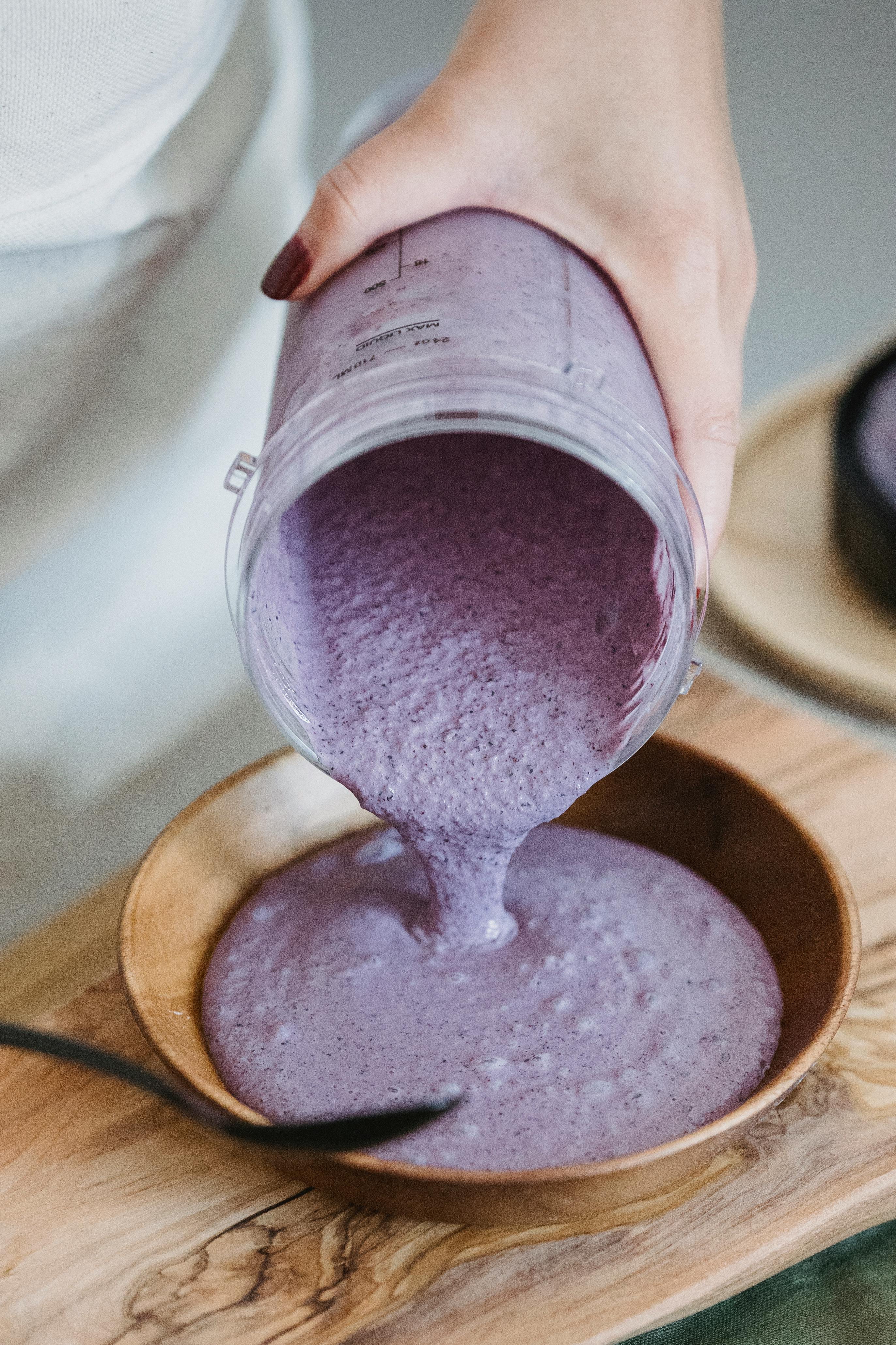 Panqueca de a&ccedil;a&iacute; com gelado de iogurte