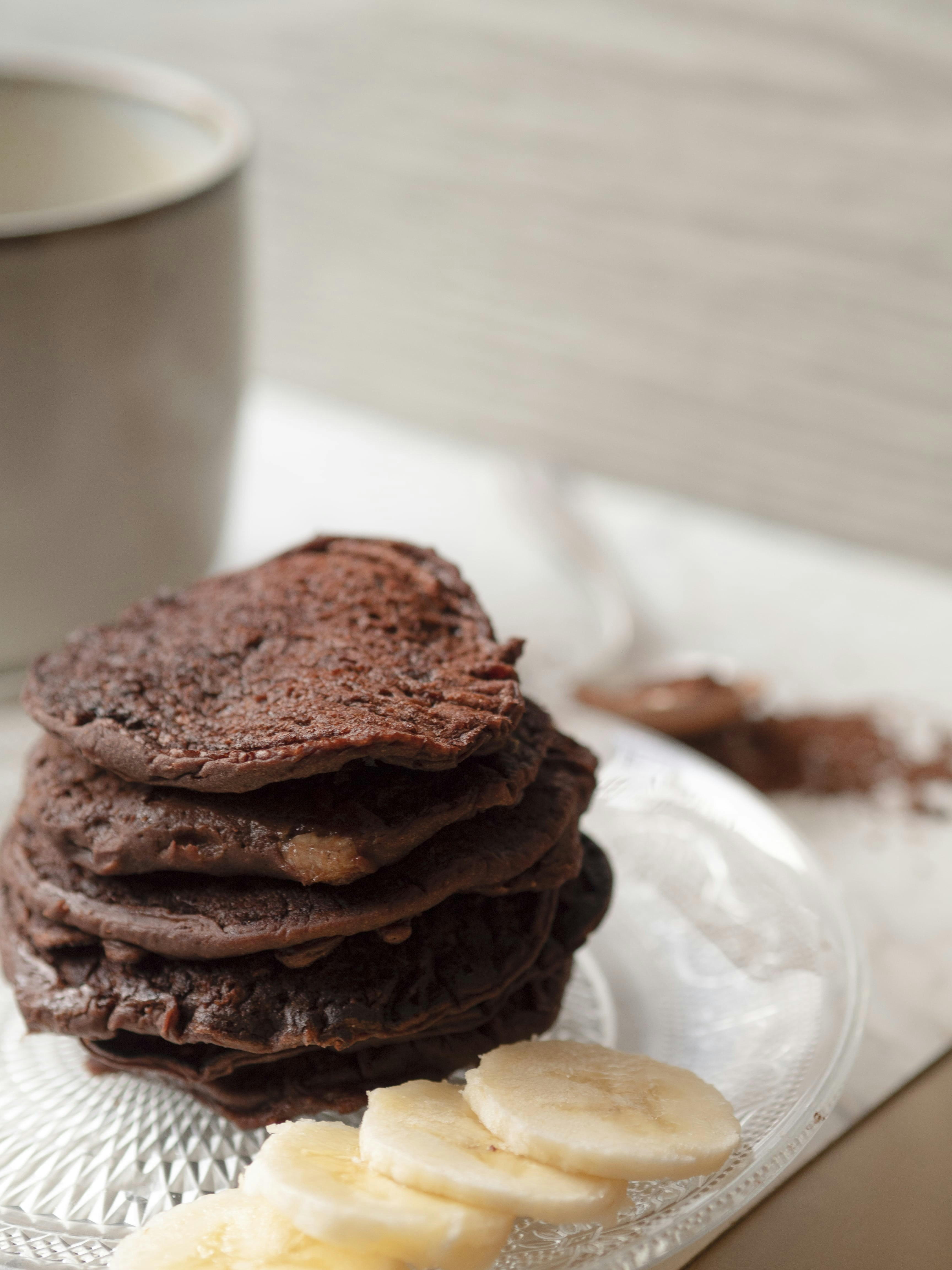 Panqueca de a&ccedil;a&iacute; com gelado de iogurte