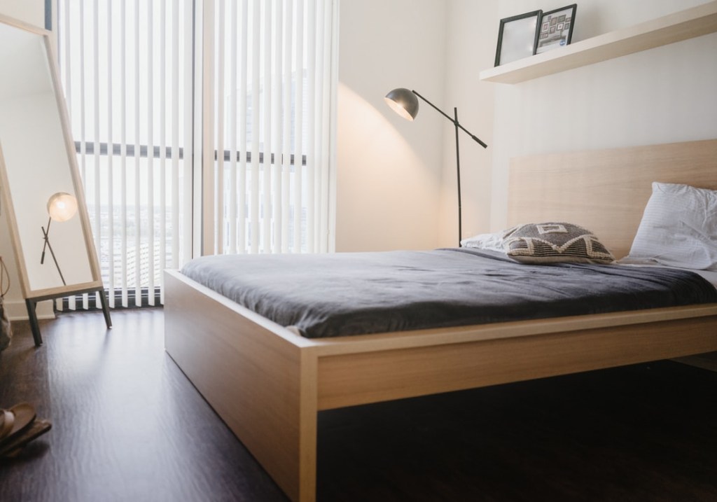 19-decoracao-minimalista-quarto-moderno-minimalista-unsplash-joseph-greve