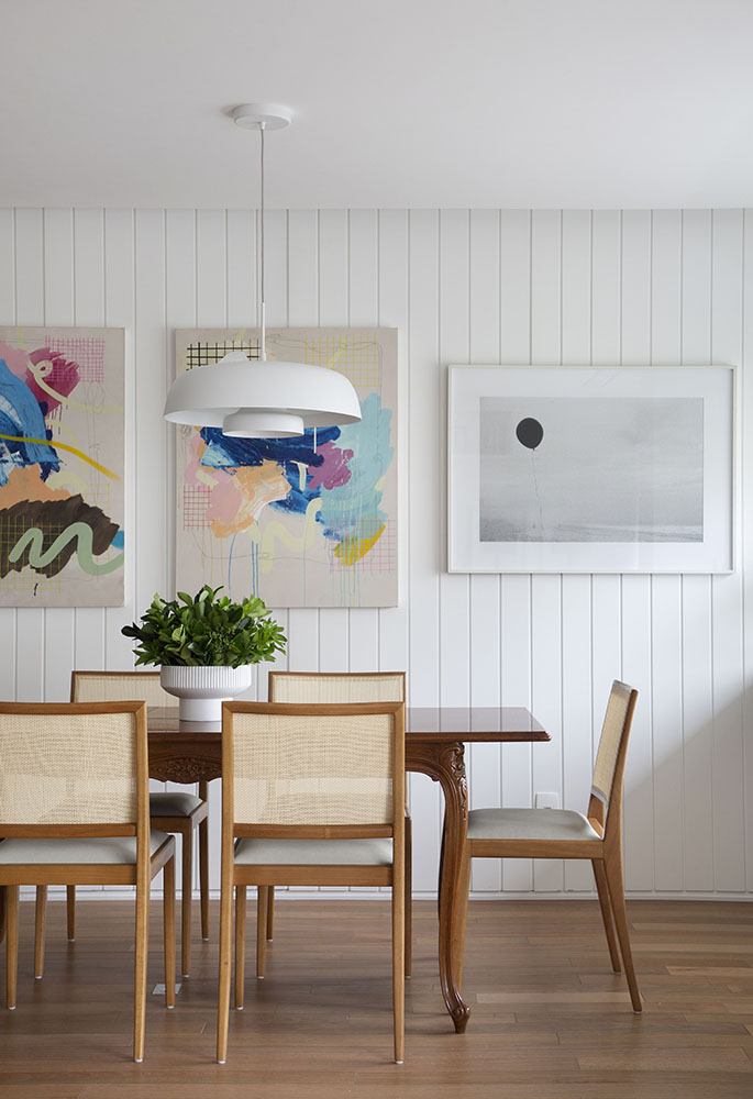 Apartamento no Itaim Bibi da arquiteta Cecília Teixeira, sócia da arquiteta Bitty Talbot no escritório Brise Arquitetura _ foto 9-mesa-jantar-sala-cadeira-quadro Apartamento no Itaim Bibi da arquiteta Cecília Teixeira, sócia da arquiteta Bitty Talbot no escritório Brise Arquitetura _ foto 9-mesa-jantar-sala-cadeira-quadro
