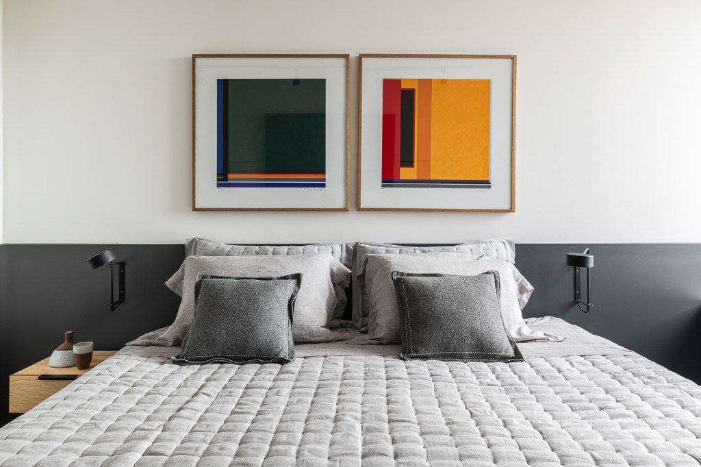 quadro na parede de quarto