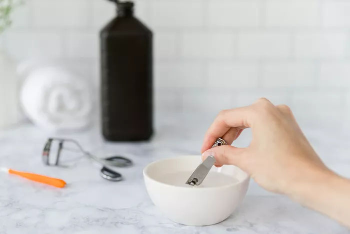 usos de agua oxigenada1 Instrumento de manicure em água-oxigenada