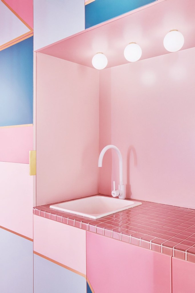 4-10-cozinhas-que-usam-rosa-de-forma-criativa cozinha rosa