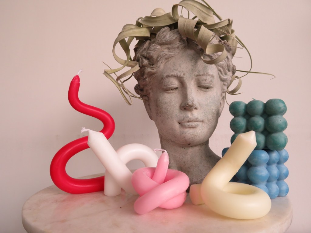 Como-decorar-cada-cômodo-com-velas-e-inspiraçõe-02 Modelos de velas diferentes para decorar