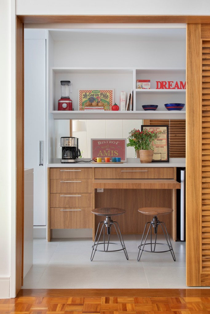 ape-de-85-m2-para-jovem-casal-tem-decor-jovem-despojada-e-cozy (13) Apê de 85 m² para jovem casal tem décor jovem, despojada e cozy. Projeto de Brise Arquitetura.