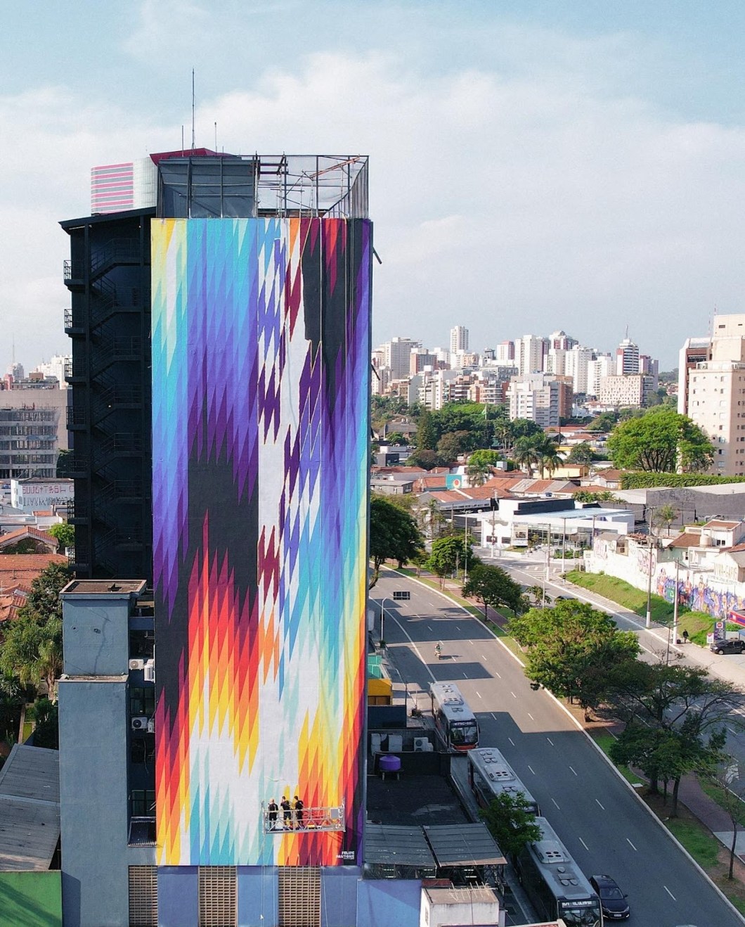 Pintura de Felipe Pantone para a terceira edição do NaLata. Pintura de Felipe Pantone para a terceira edição do NaLata.