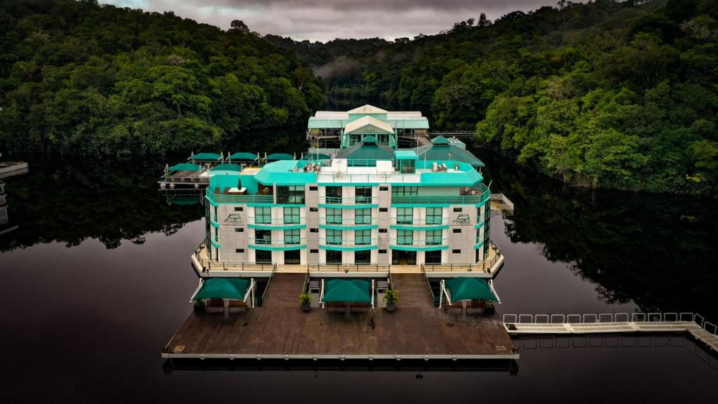 333285032 Cura com turismo: Carnaval na Amazônia