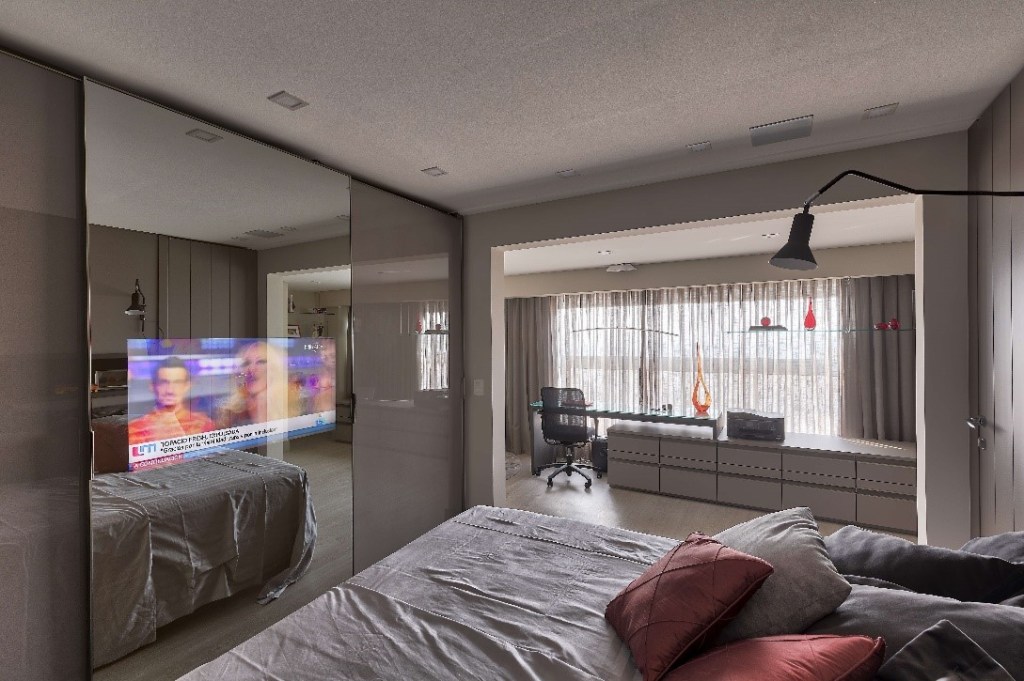 armario-para-quarto-como-escolher-cristiane-schiavoni-15 Quarto com armário de portas espelhadas.