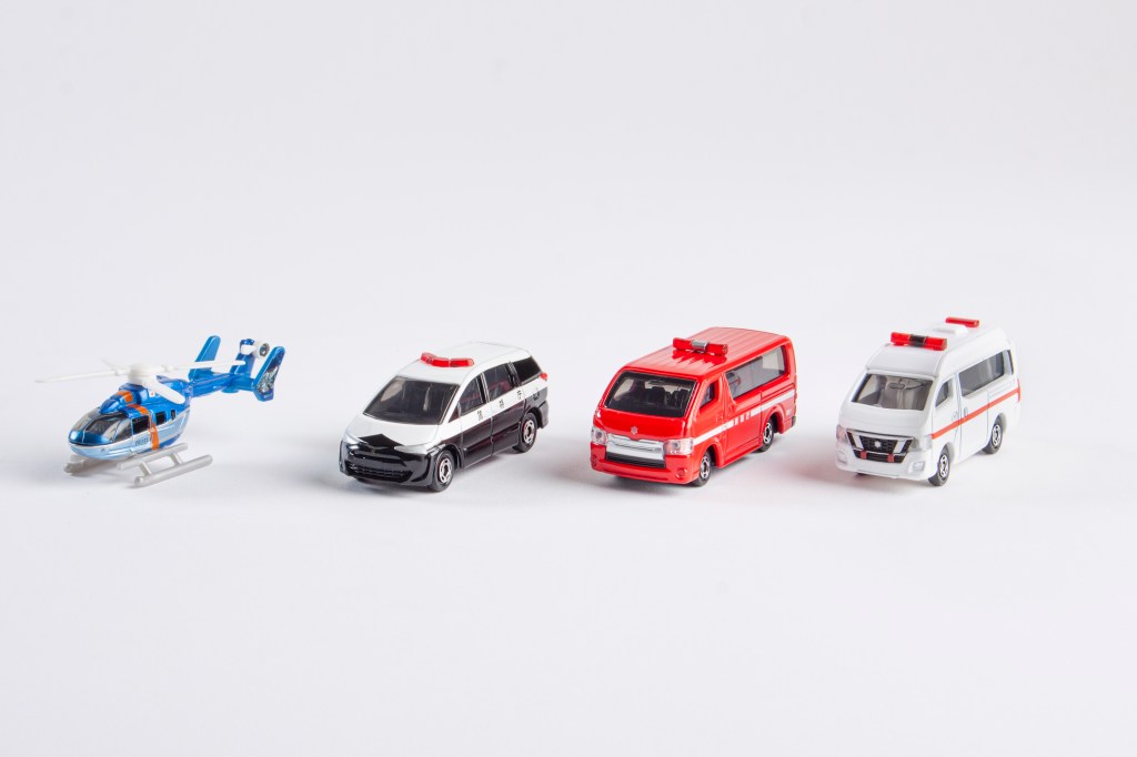 exposicao-japan-house-brinquedos-tomica-conjunto-de-veiculos-de-emergencia Exposição “Dōshin: os encantos dos brinquedos japoneses”.