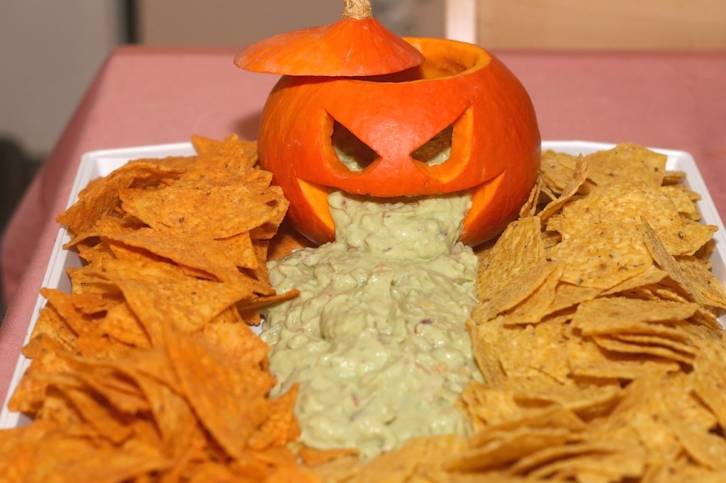 Receita: aprenda a fazer miniabóboras com guacamole