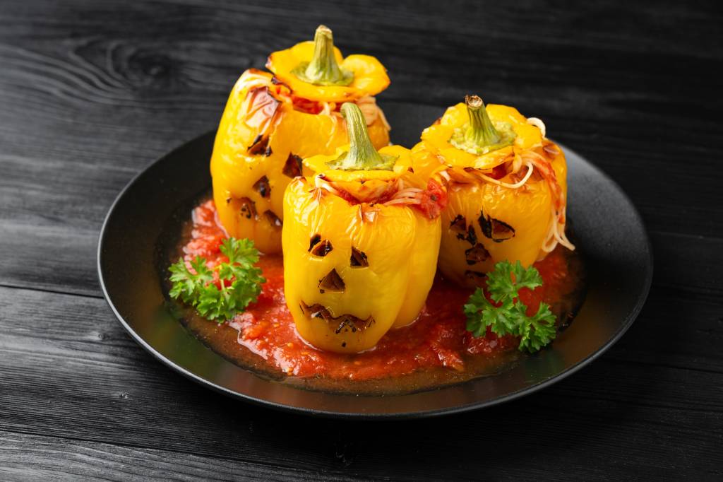 Halloween: receita de Jack-o’-lantern feito de pimentão (ao invés de abóbora!)