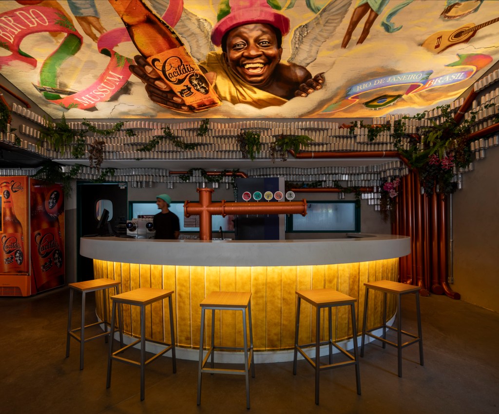 Bar em homenagem ao Mussum remete à vida e carreira do Trapalhão