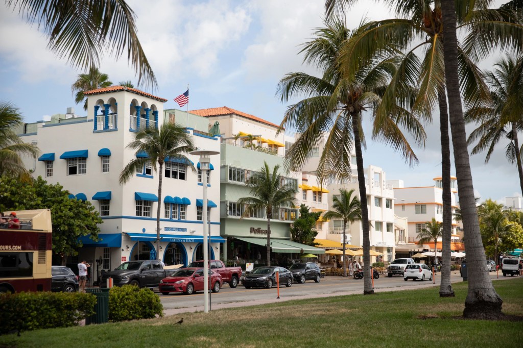 Conheça a charmosa arquitetura Art Déco em Miami. Na foto,