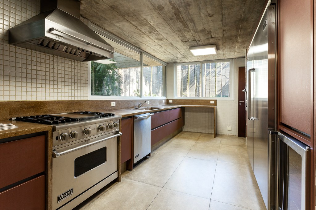 casa-modernista-tem-projeto-de-ruy-ohtake-e-releitura-de-marcio-kogan (15) Casa modernista tem projeto de Ruy Ohtake e releitura de Márcio Kogan