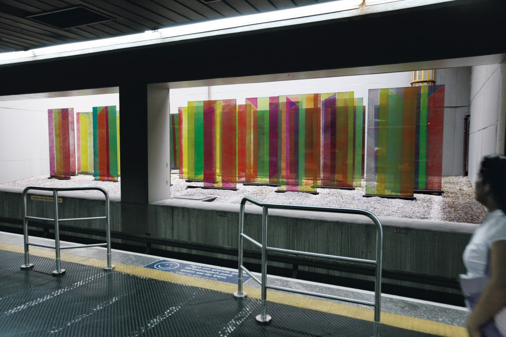 obra-in-vitro-2002-mario-fraga_53470395911_o Aniversário de SP: quatro obras de arte do metrô são restauradas
