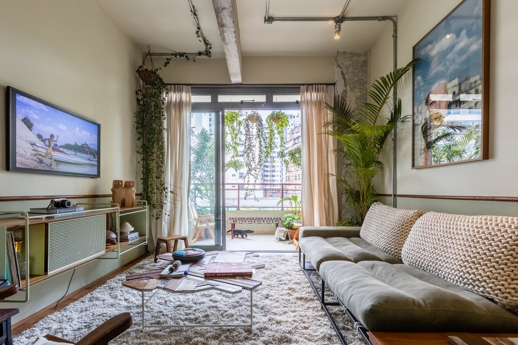 No icônico edifício Virginia, apê de 57 m² mescla história e restauro