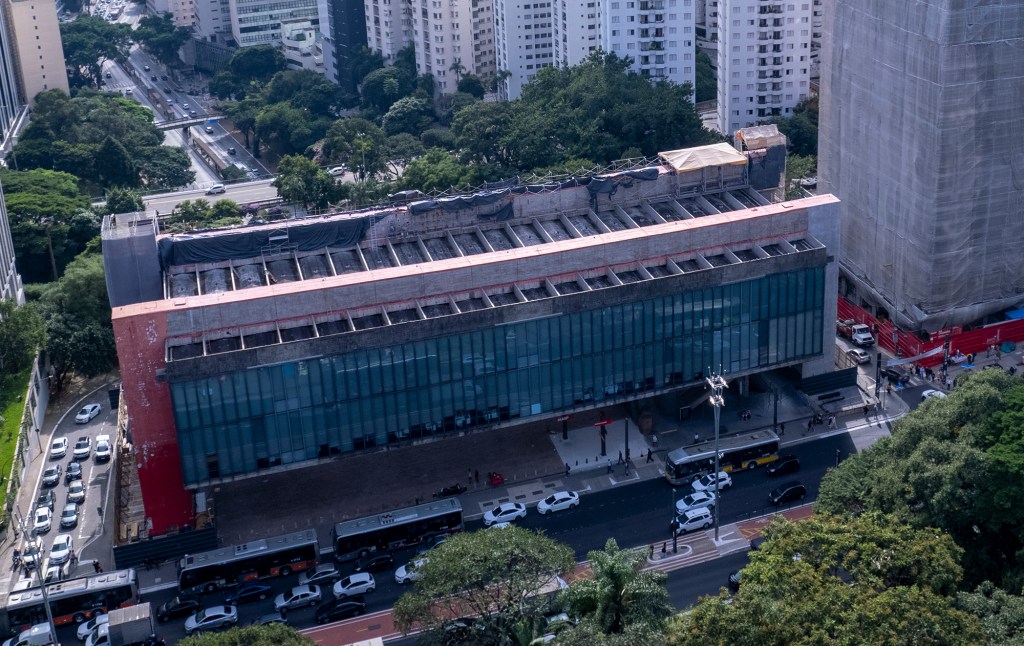 MASP sem pilares vermelhos? Entenda a restauração do museu!