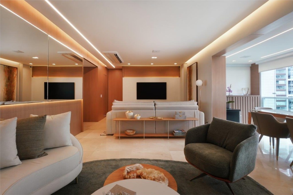 Apartamento-antigo-de-160-m2-recebe-reforma-com-design-moderno-04-ambientes-integrados Apartamento antigo de 160 m² recebe reforma com design moderno. Projeto de Marcela Rocca. Na foto, ambientes integrados
