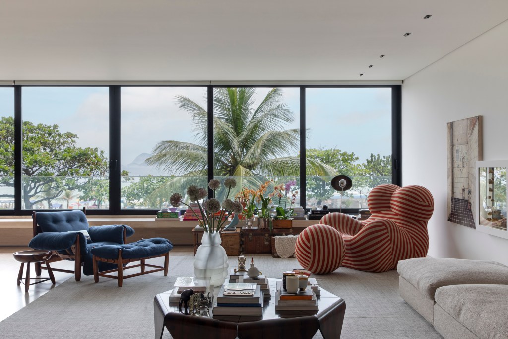 Apê de 320 m² em Ipanema tem atmosfera de galeria de arte