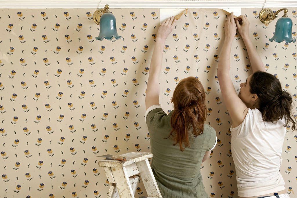 Remover papel de parede é difícil? Não com essas dicas